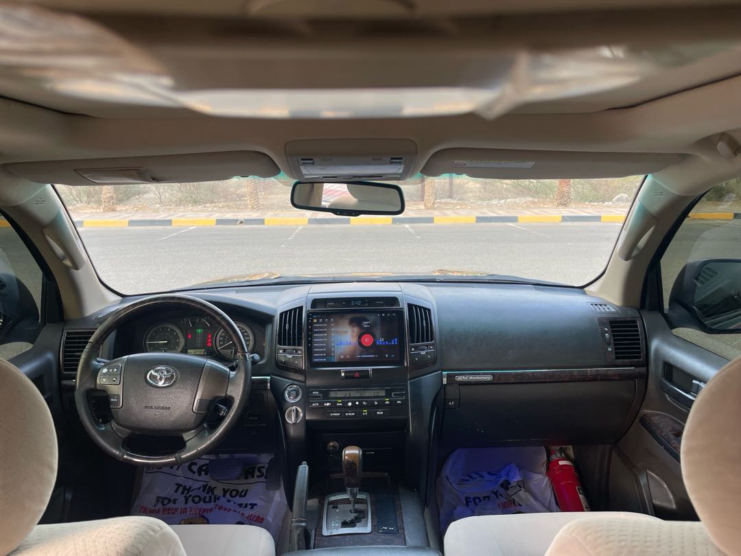 Car Image 2011 TOYOTA LAND CRUISER GX.R