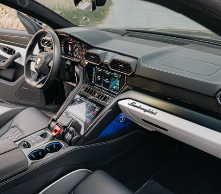 LAMBORGHINI URUS 2024