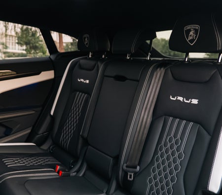 LAMBORGHINI URUS 2024
