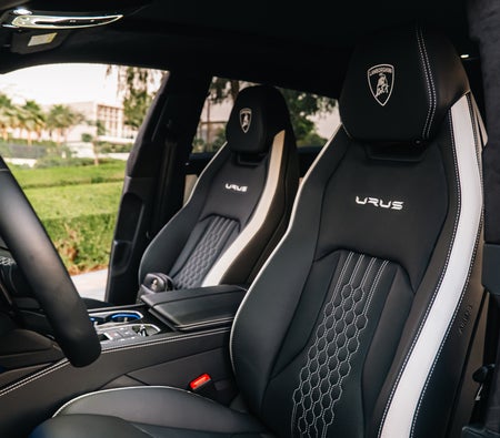 LAMBORGHINI URUS 2024