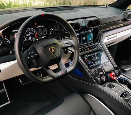 LAMBORGHINI URUS 2024