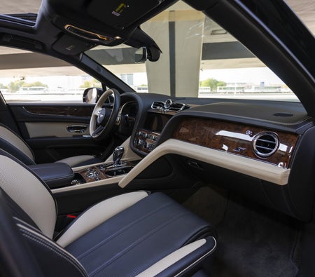 BENTLEY BENTAYGA 2022