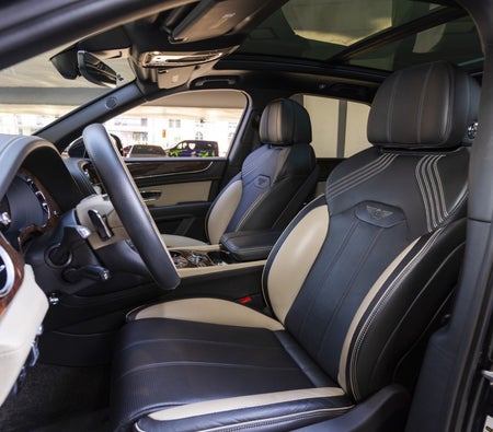 BENTLEY BENTAYGA 2022
