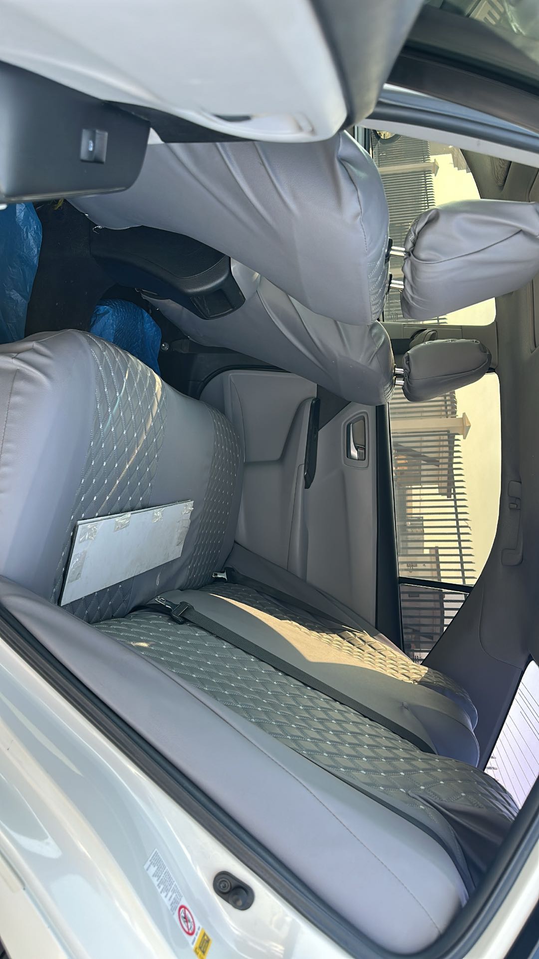 Car Image 2015 TOYOTA CAMRY SE
