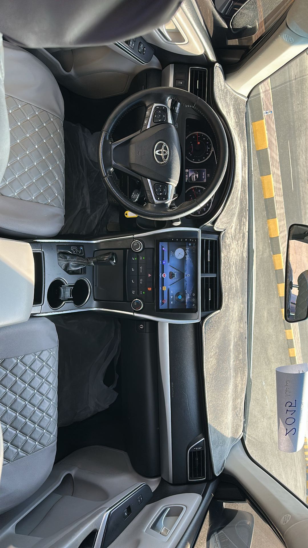 Car Image 2015 TOYOTA CAMRY SE