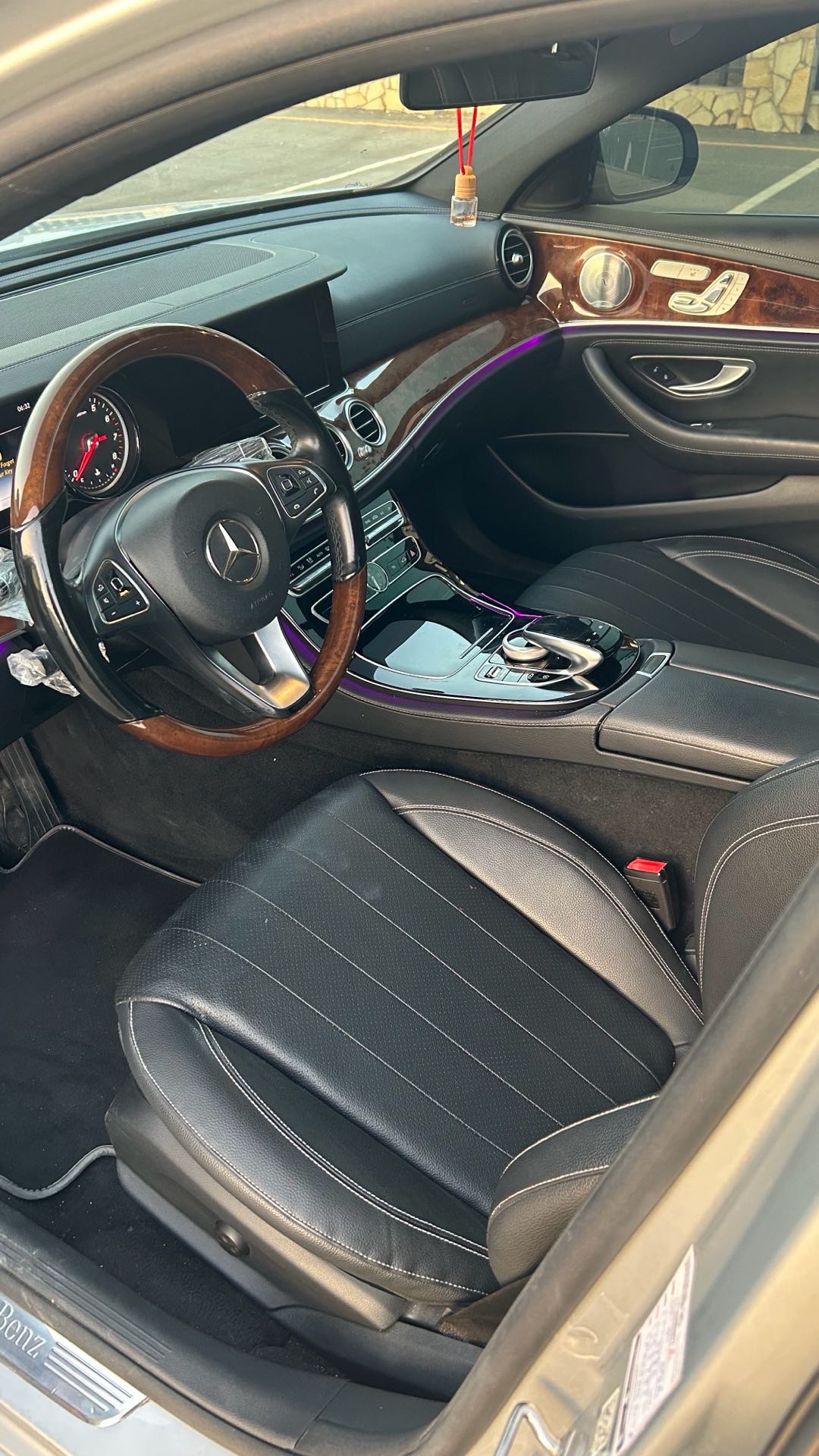 Car Image 2017 MERCEDES E Class 300