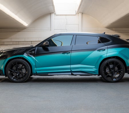 LAMBORGHINI URUS 2022
