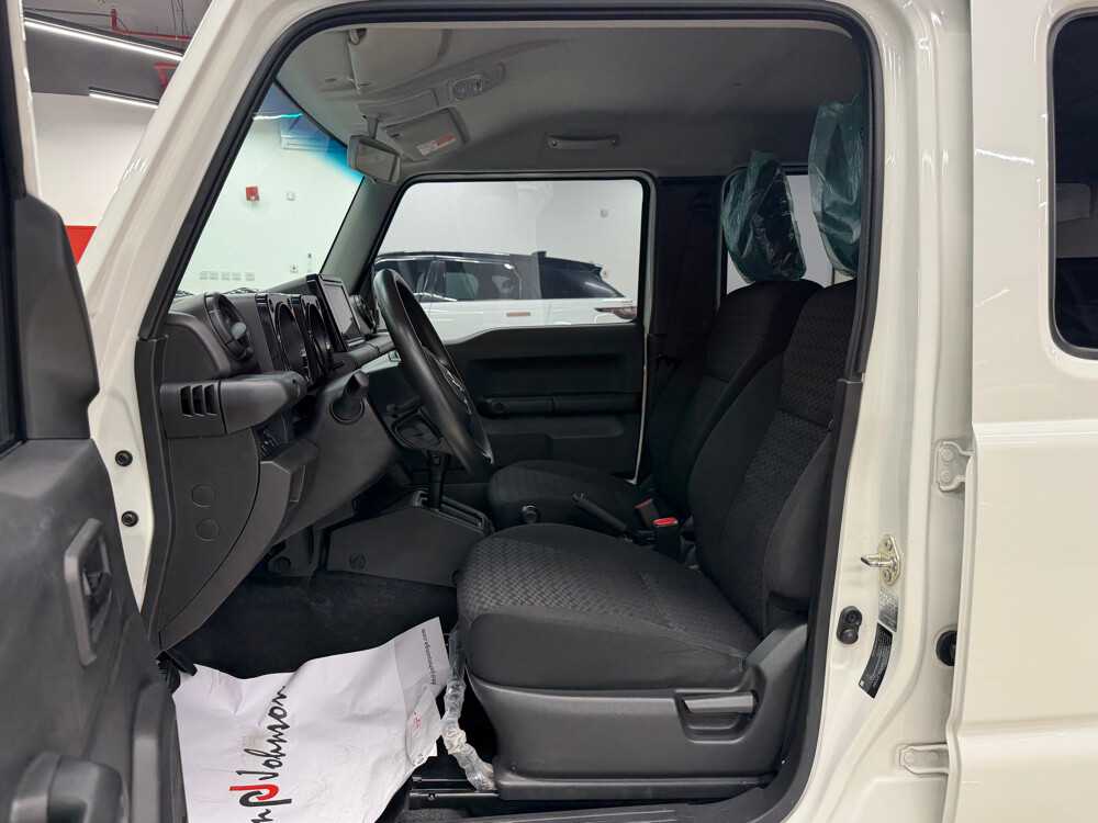 Car Image 2024 SUZUKI JIMNY 