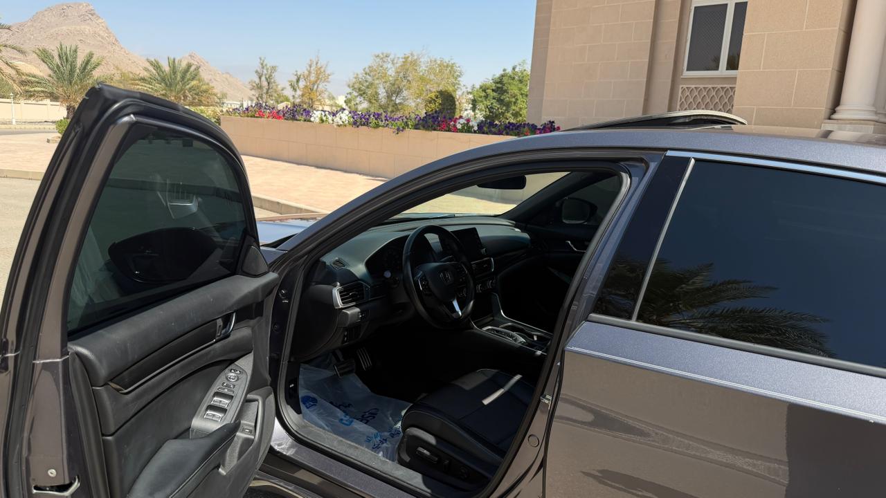 Car Image 2018 HONDA ACCORD LX