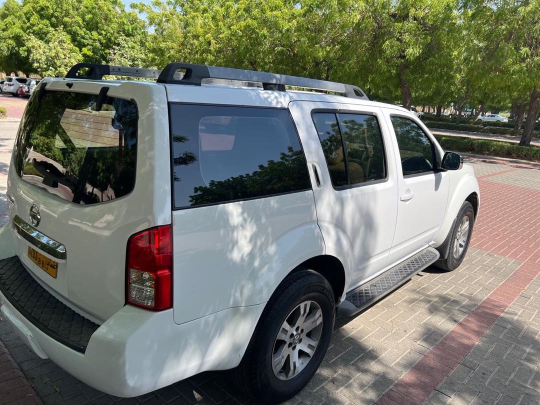 Car Image 2012 NISSAN PATHFINDER SV