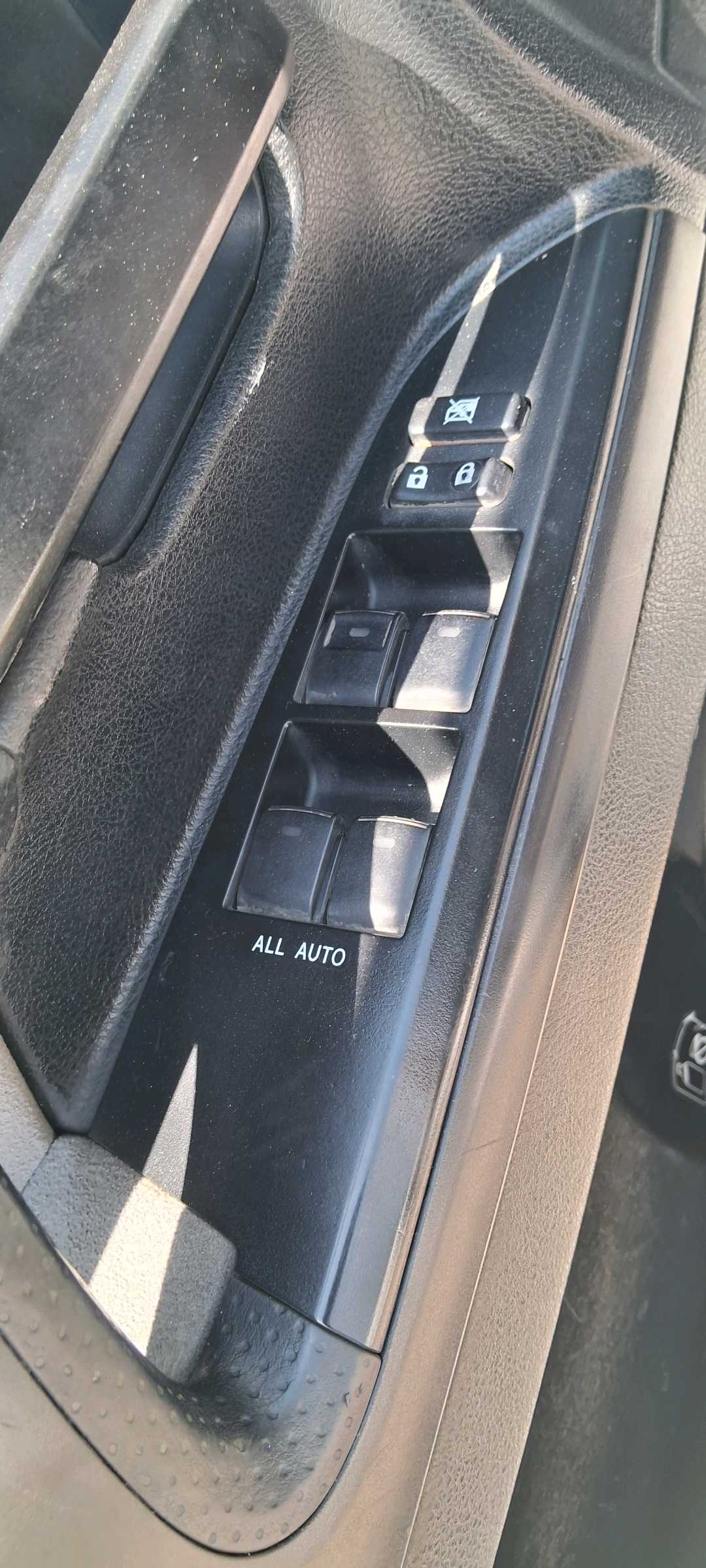 Car Image 2008 TOYOTA LAND CRUISER 