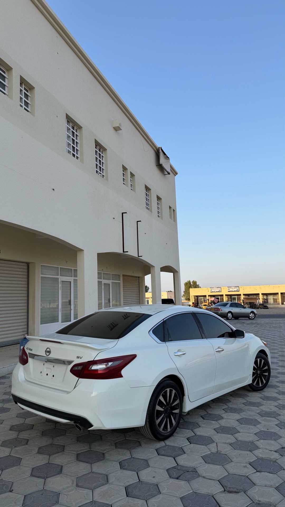 Car Image 2018 NISSAN ALTIMA SV