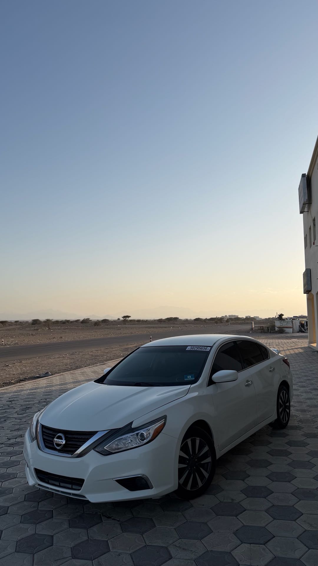 Car Image 2018 NISSAN ALTIMA SV