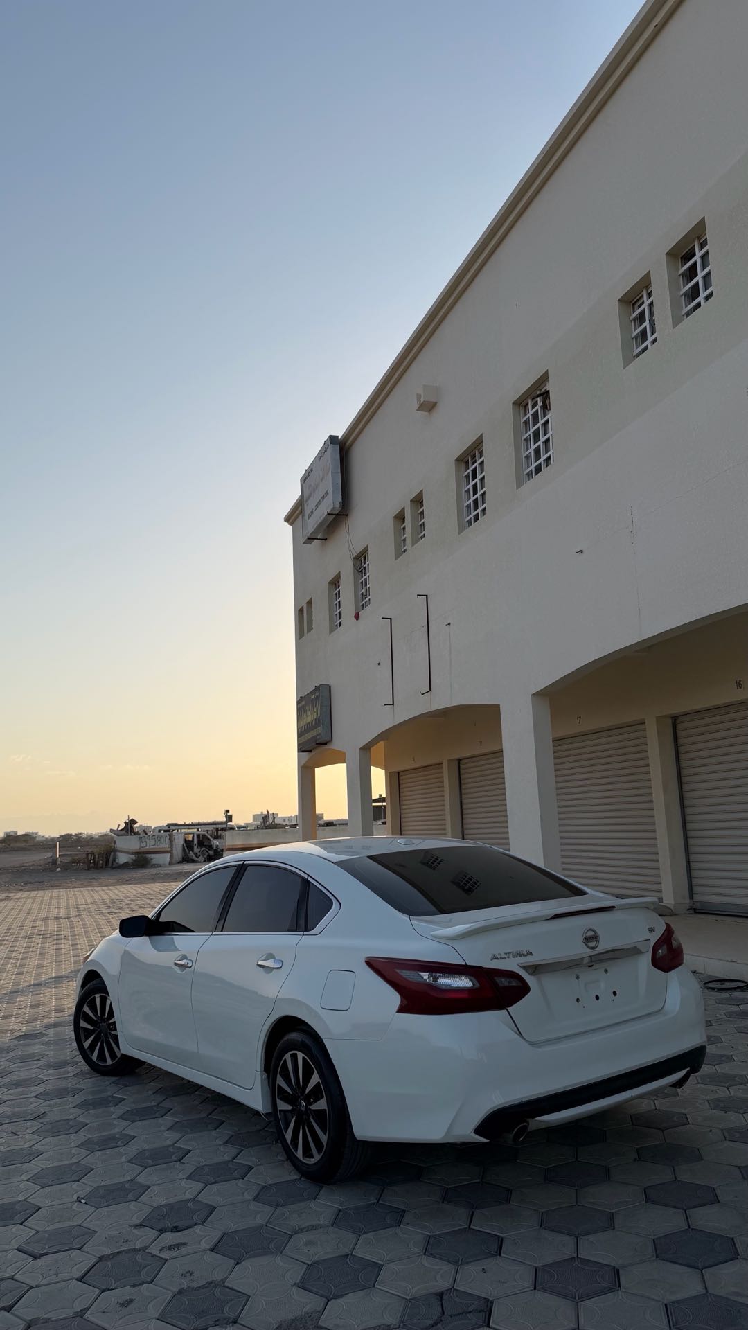 Car Image 2018 NISSAN ALTIMA SV