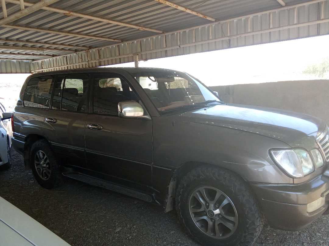 Car Image 1998 LEXUS LX 470