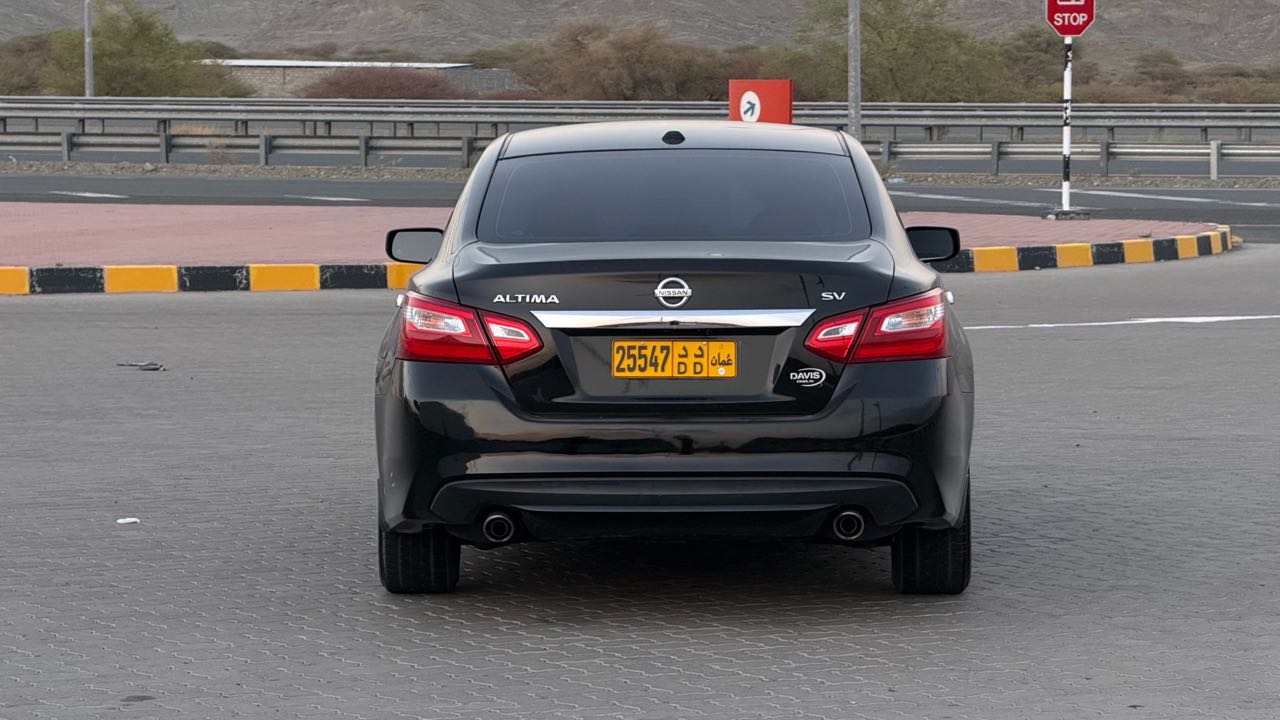 Car Image 2017 NISSAN ALTIMA SV
