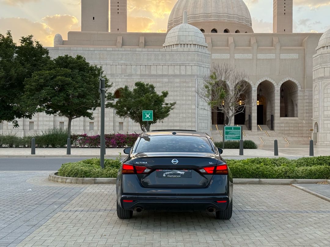 Car Image 2019 NISSAN ALTIMA SL