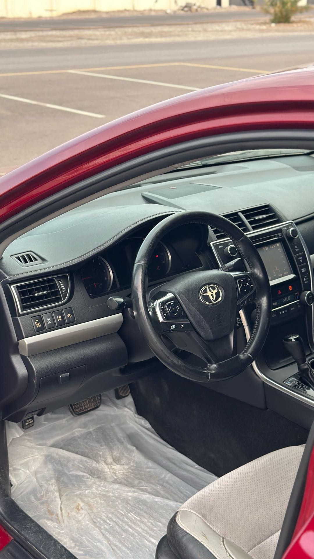 Car Image 2015 TOYOTA CAMRY XSE