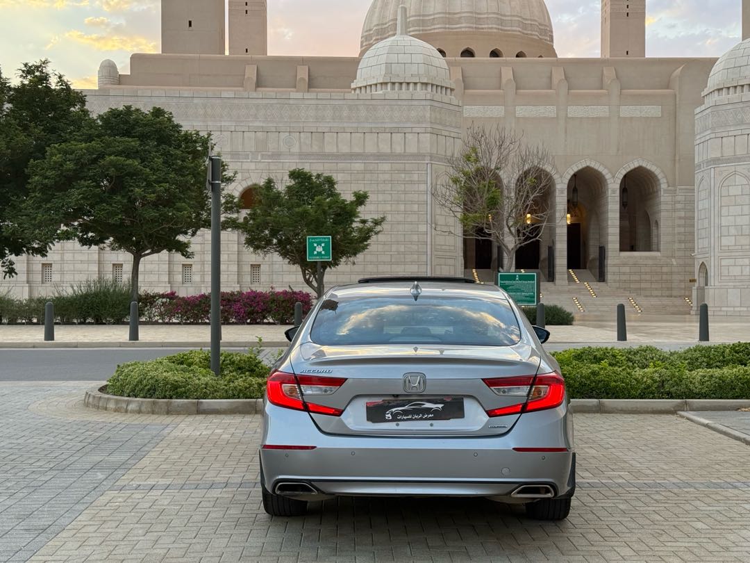 Car Image 2018 HONDA ACCORD TOURING