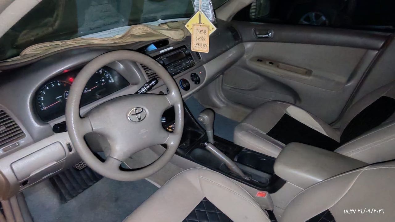 Car Image 2002 TOYOTA CAMRY SE