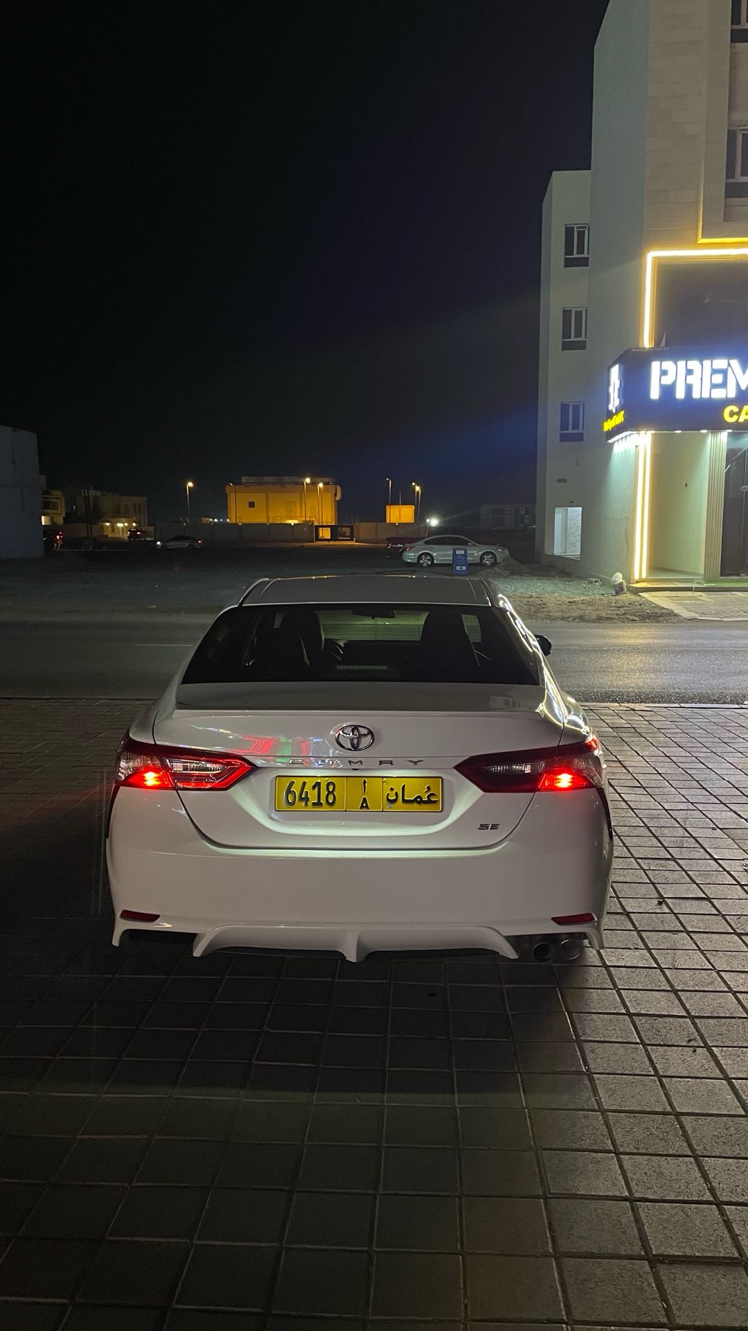 Car Image 2018 TOYOTA CAMRY SE