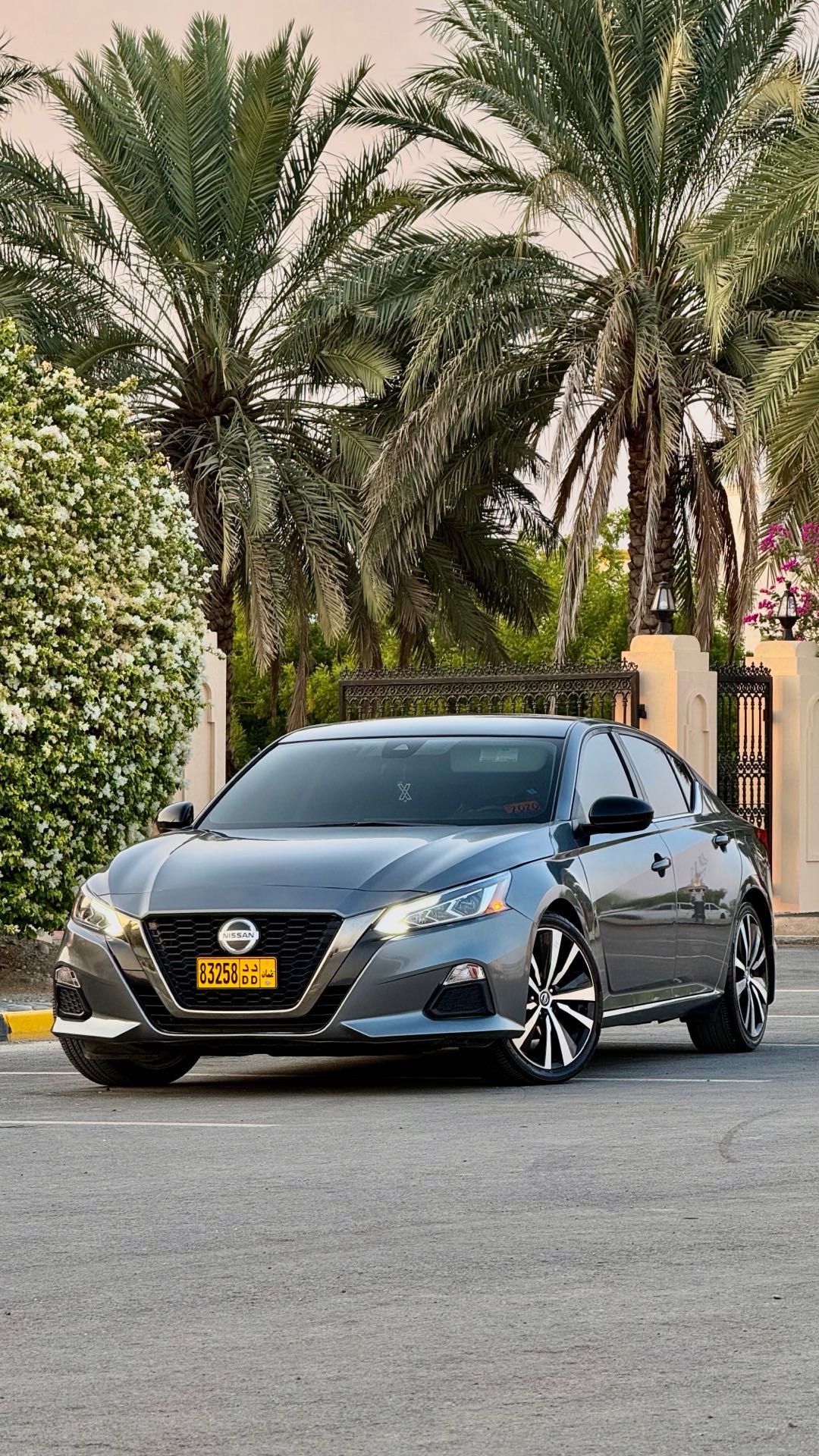 Car Image 2020 NISSAN ALTIMA SR