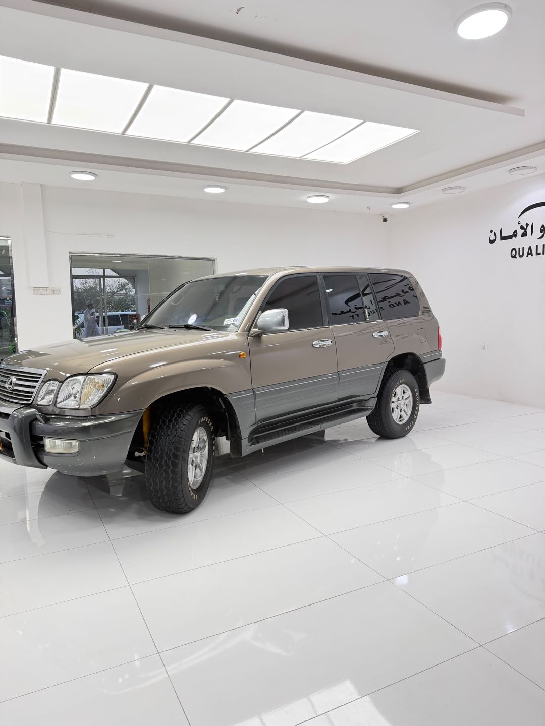 Car Image 1999 LEXUS LX 470