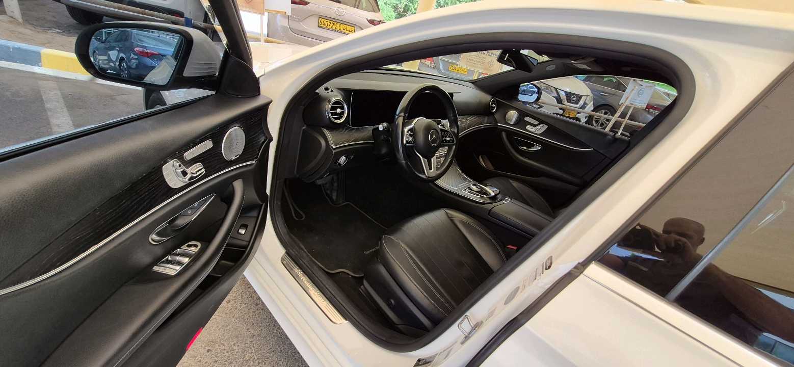 Car Image 2019 MERCEDES E Class 300