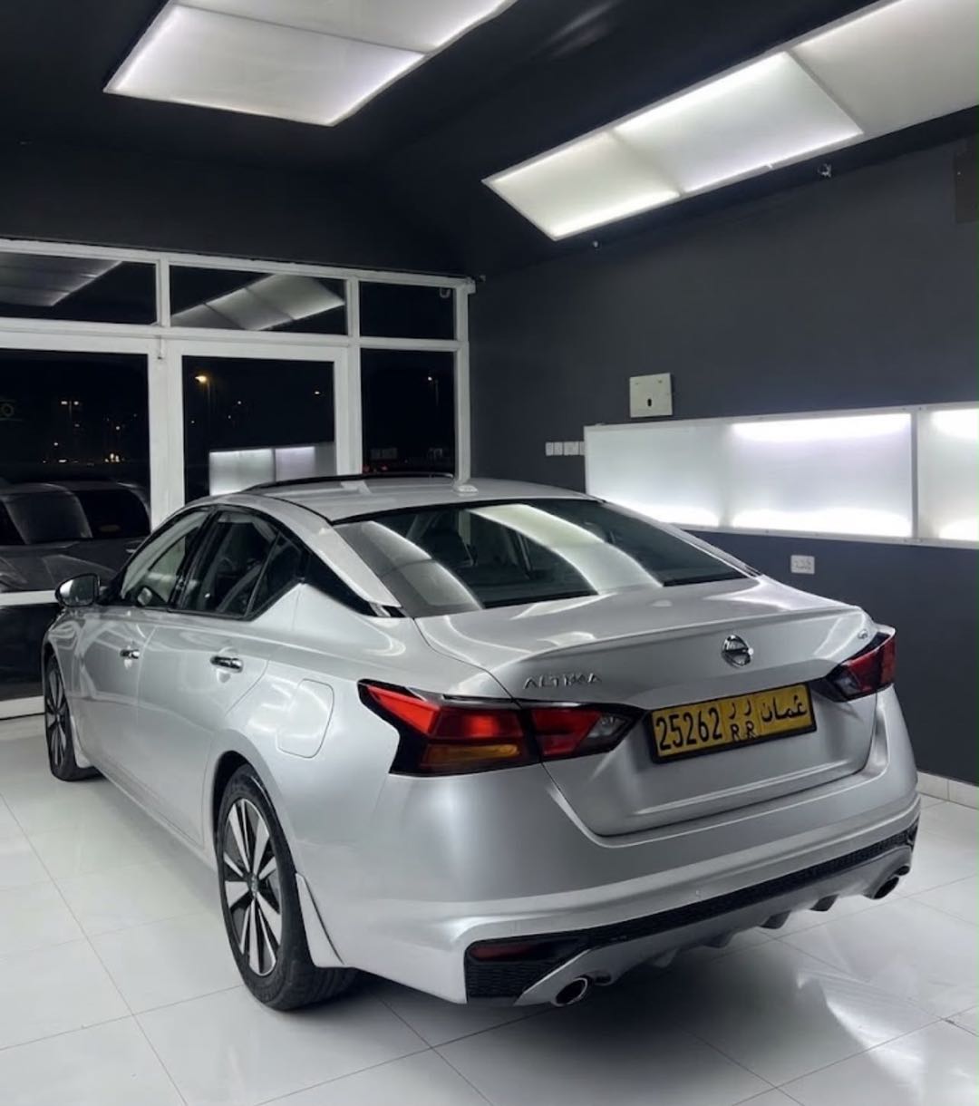 Car Image 2019 NISSAN ALTIMA SL