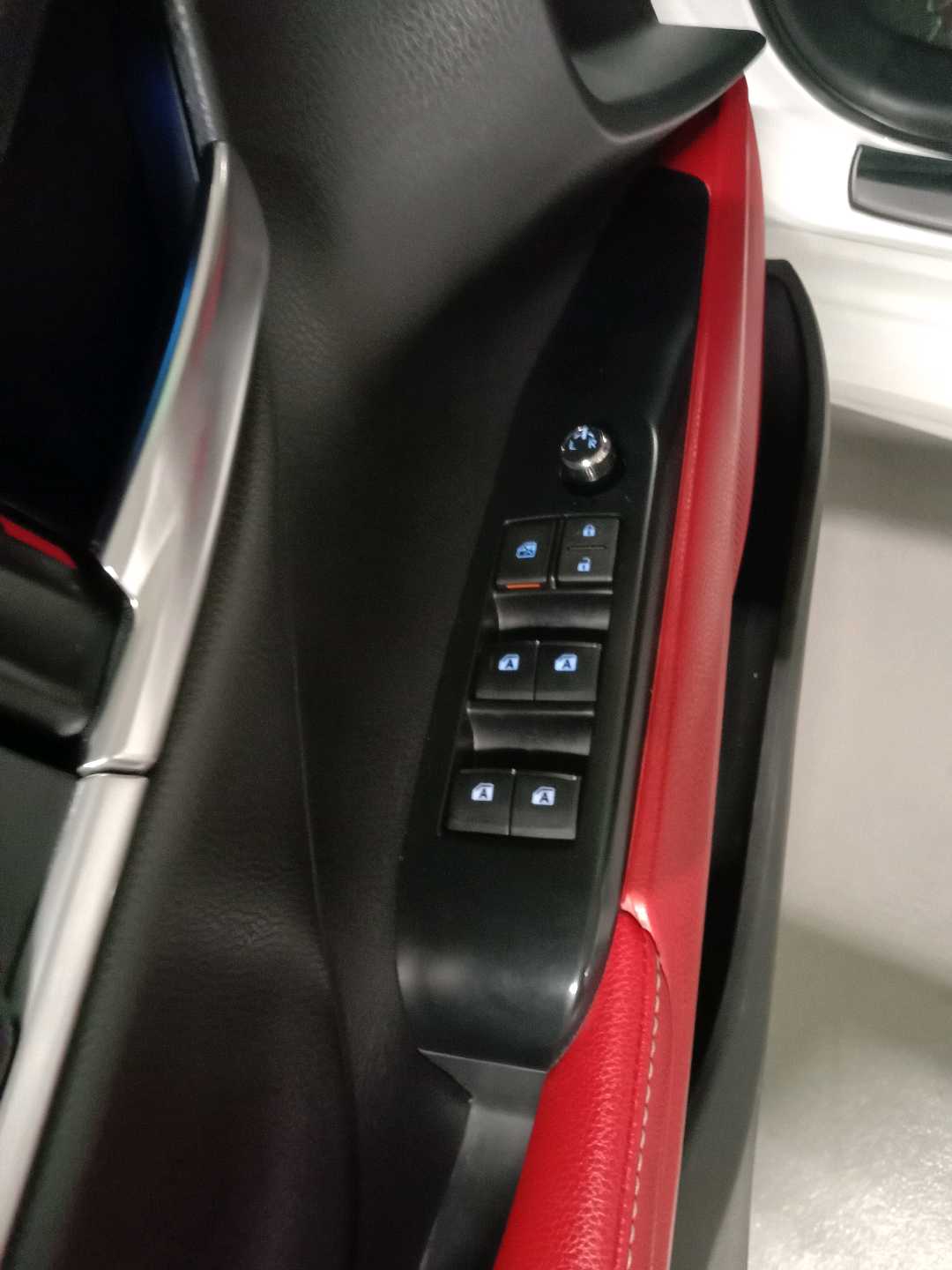 Car Image 2019 TOYOTA CAMRY XSE