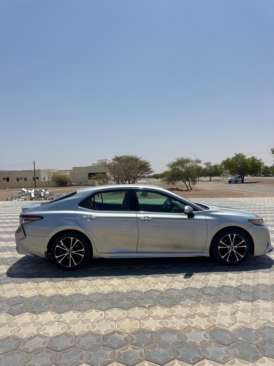 Car Image 2018 TOYOTA CAMRY SE