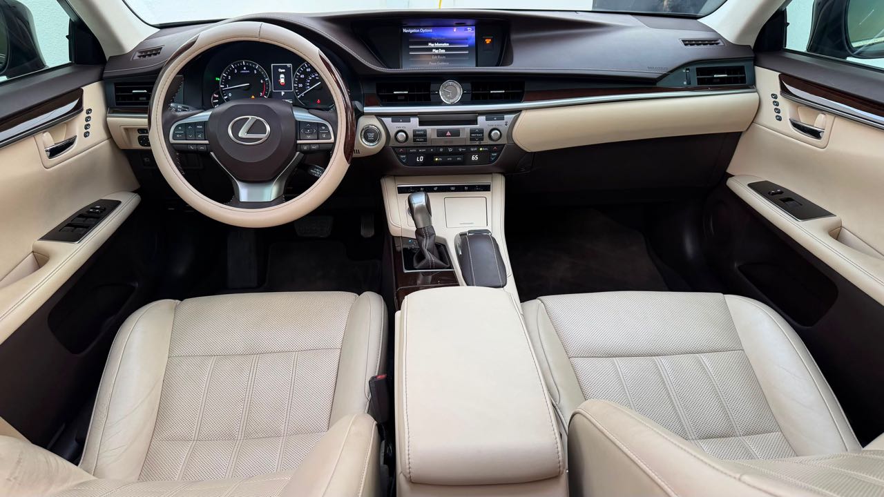 Car Image 2018 LEXUS ES 350