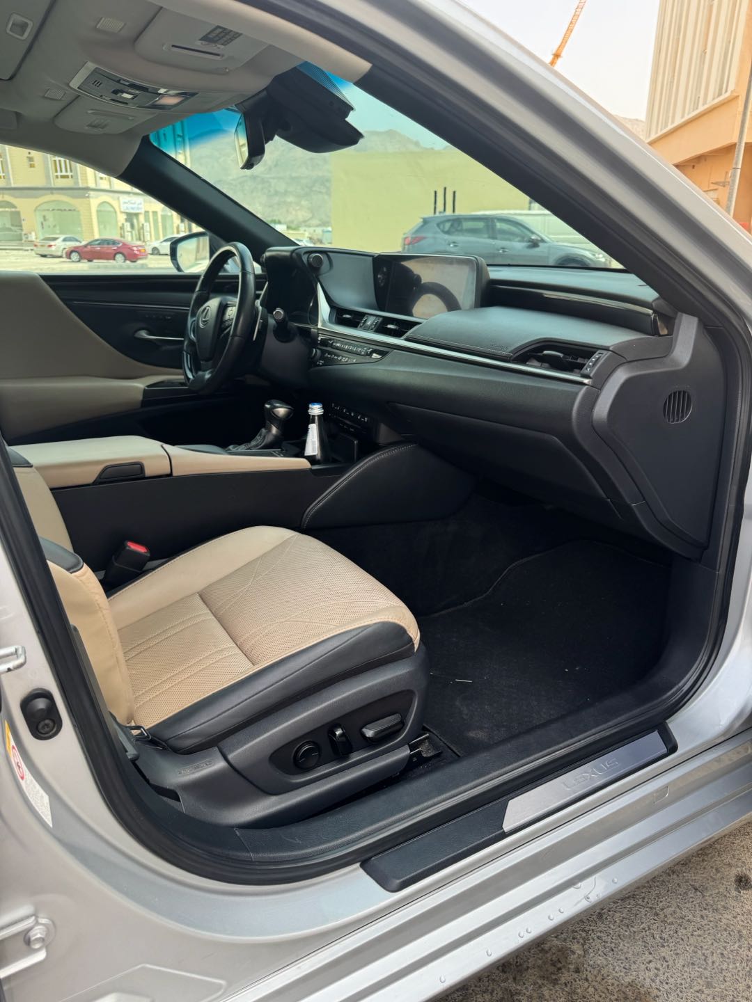 Car Image 2019 LEXUS ES 350