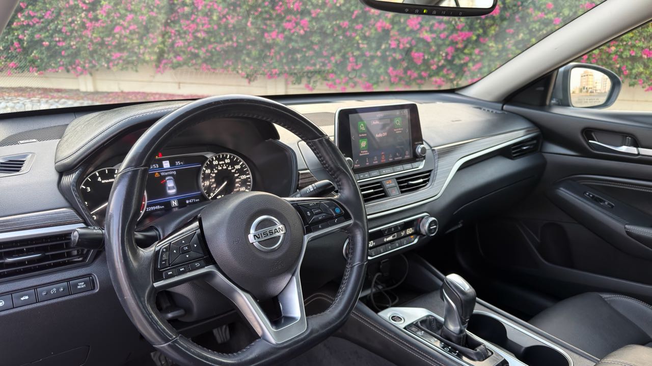 Car Image 2019 NISSAN ALTIMA SL