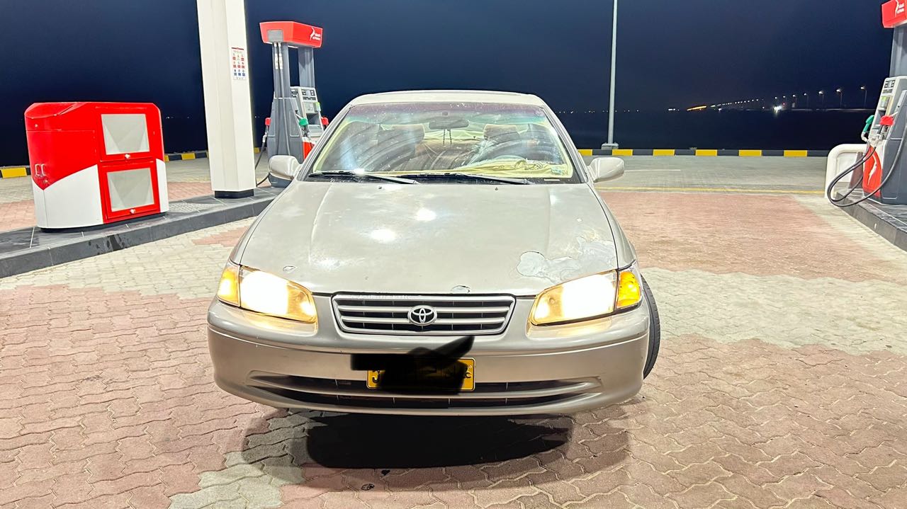 Car Image 2001 TOYOTA CAMRY LE