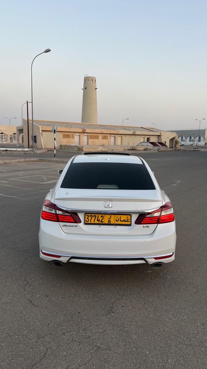 Car Image 2016 HONDA ACCORD EXL