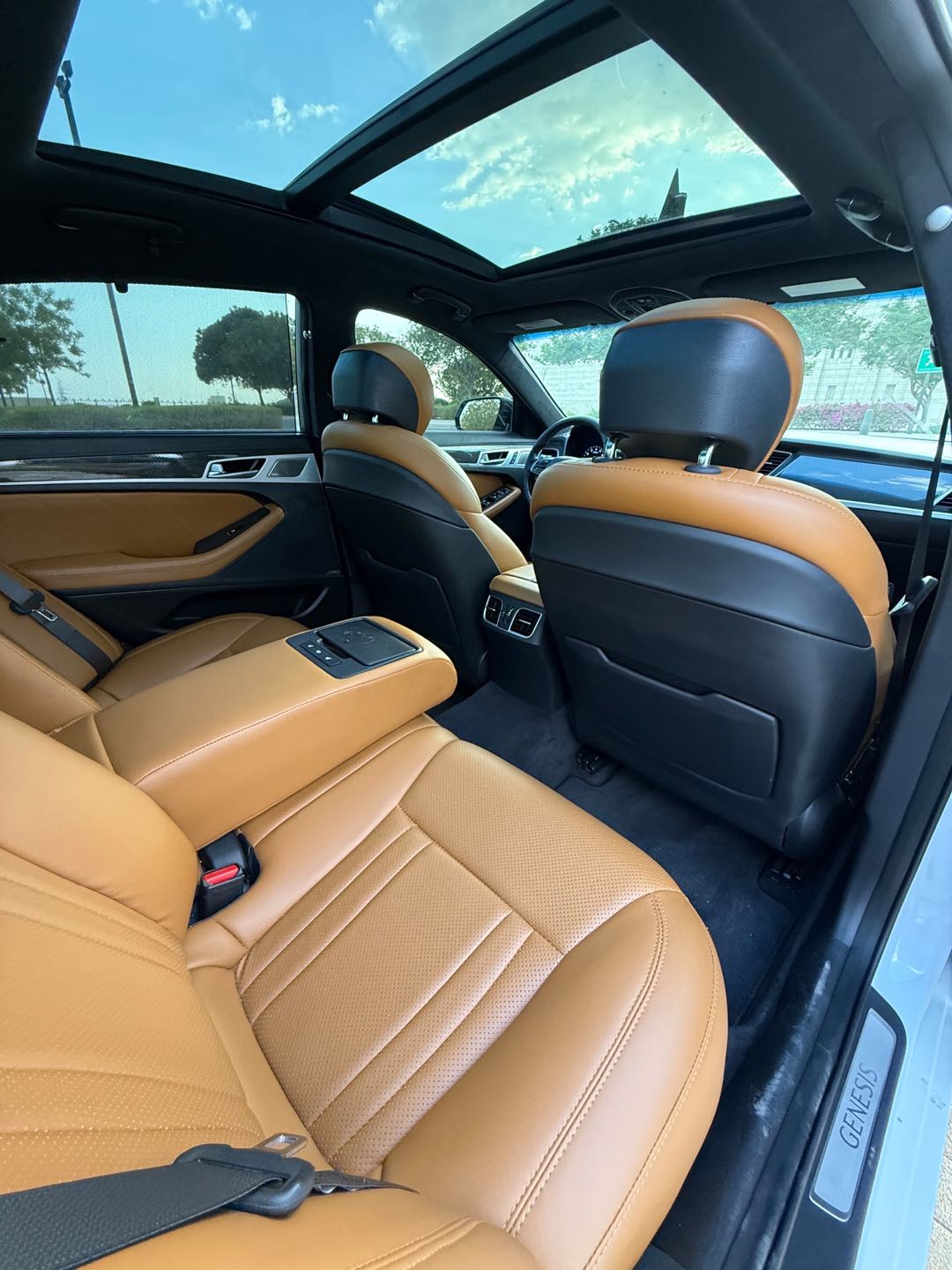 Car Image 2018 HYUNDAI GENESIS 
