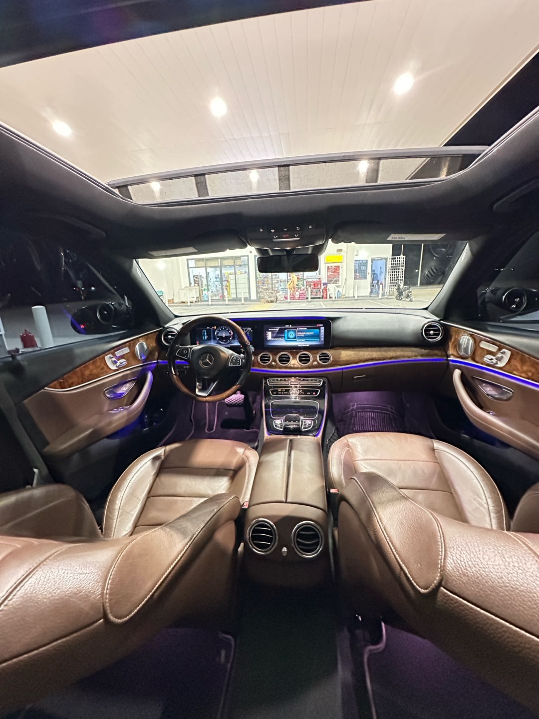 Car Image 2017 MERCEDES E Class 300