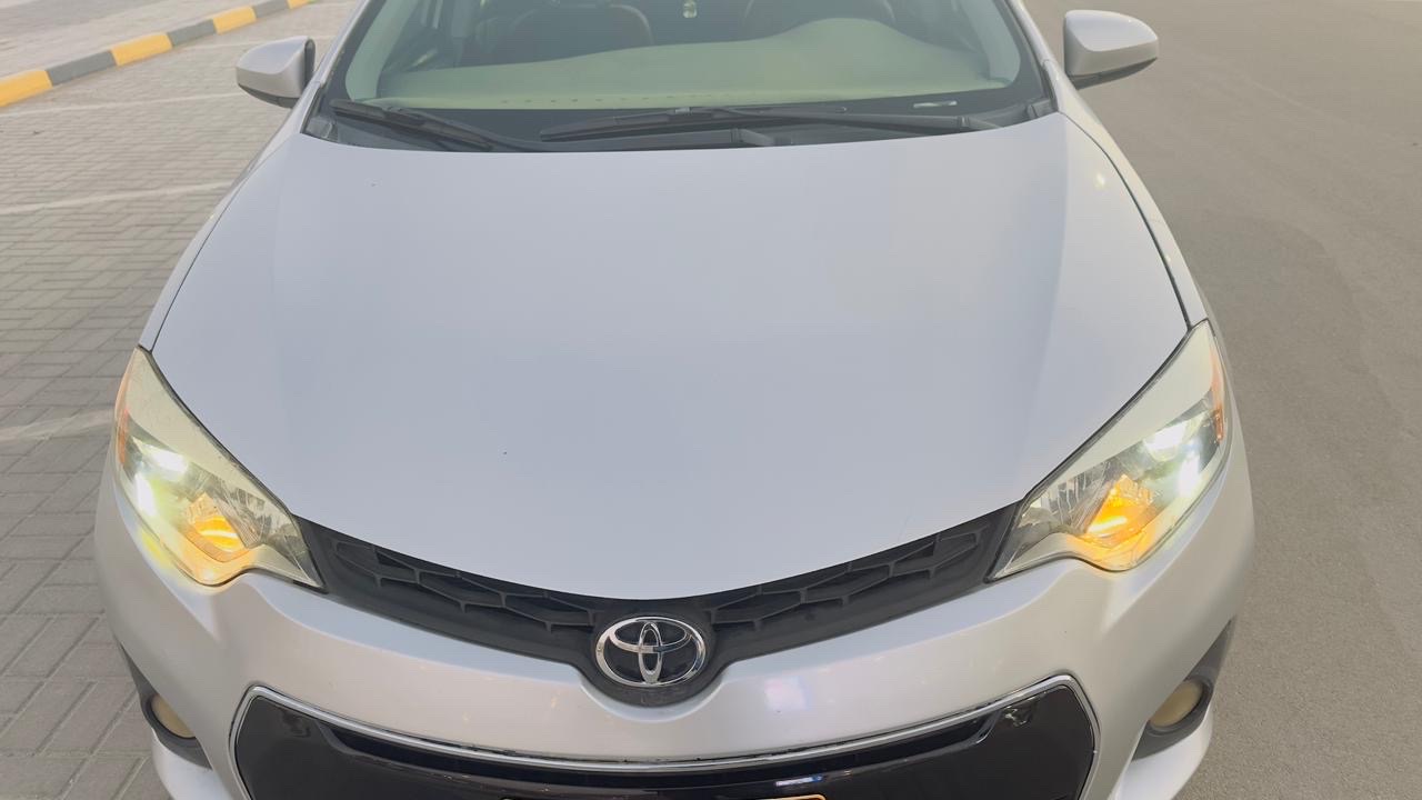 Car Image 2015 TOYOTA COROLLA LE