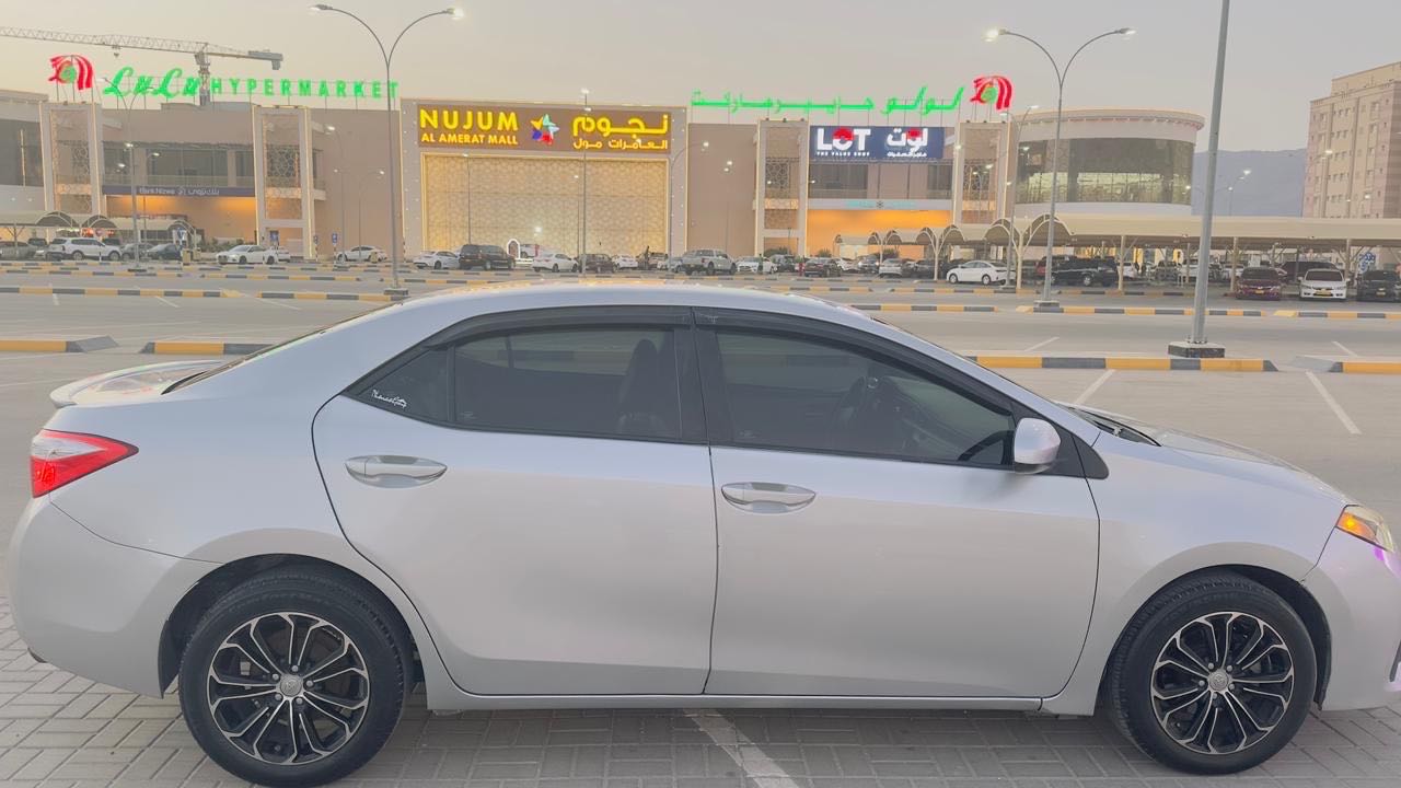 Car Image 2015 TOYOTA COROLLA LE