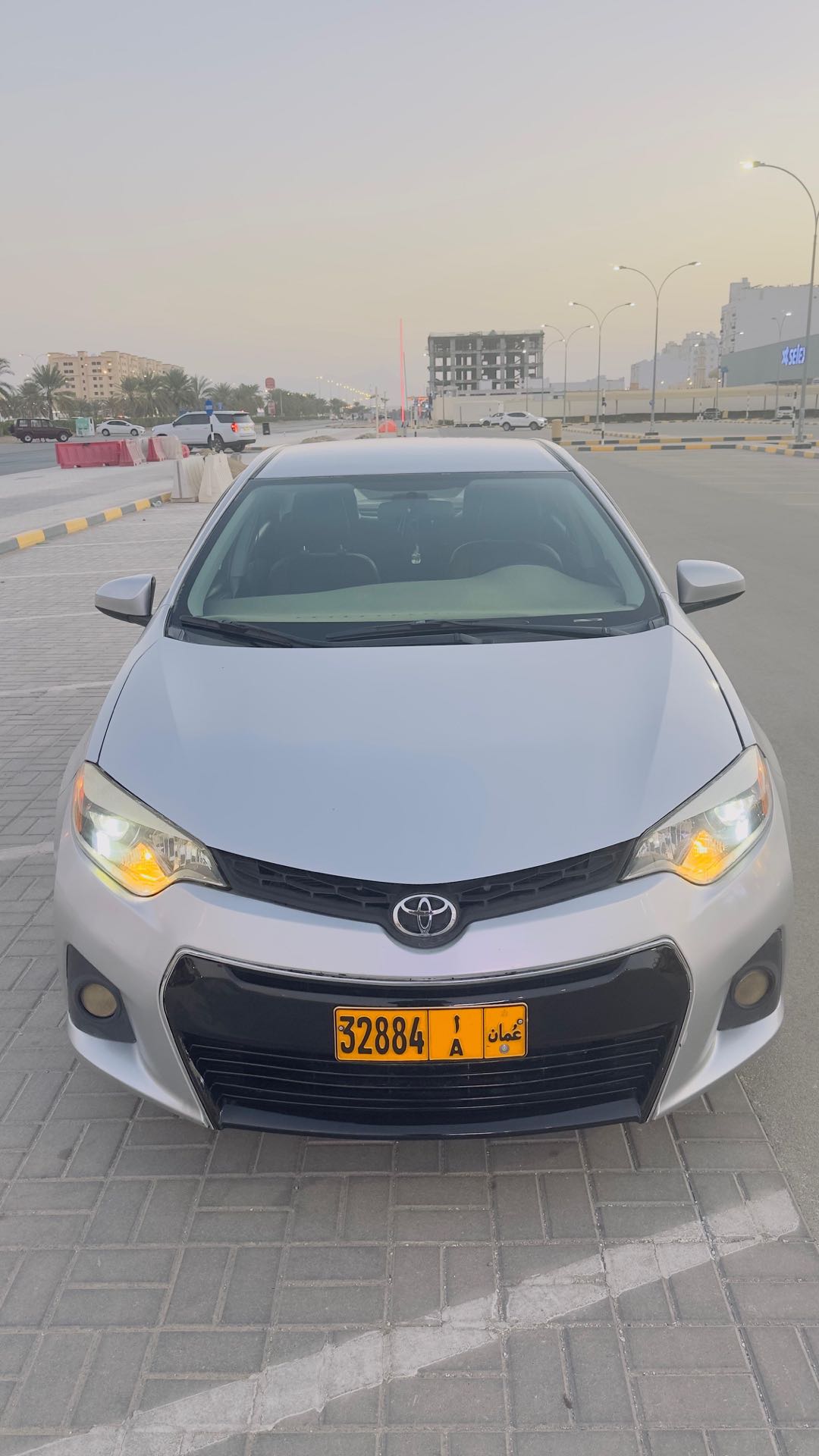 Car Image 2015 TOYOTA COROLLA LE