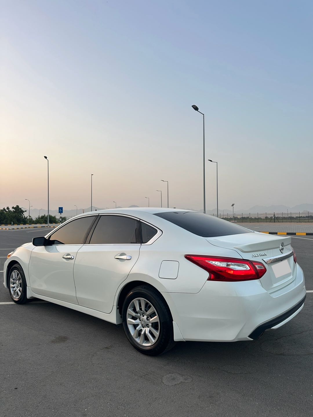 Car Image 2017 NISSAN ALTIMA S
