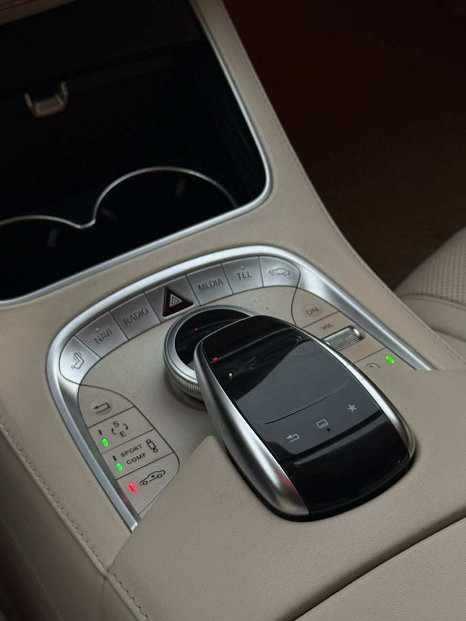 Car Image 2016 MERCEDES S Class 550