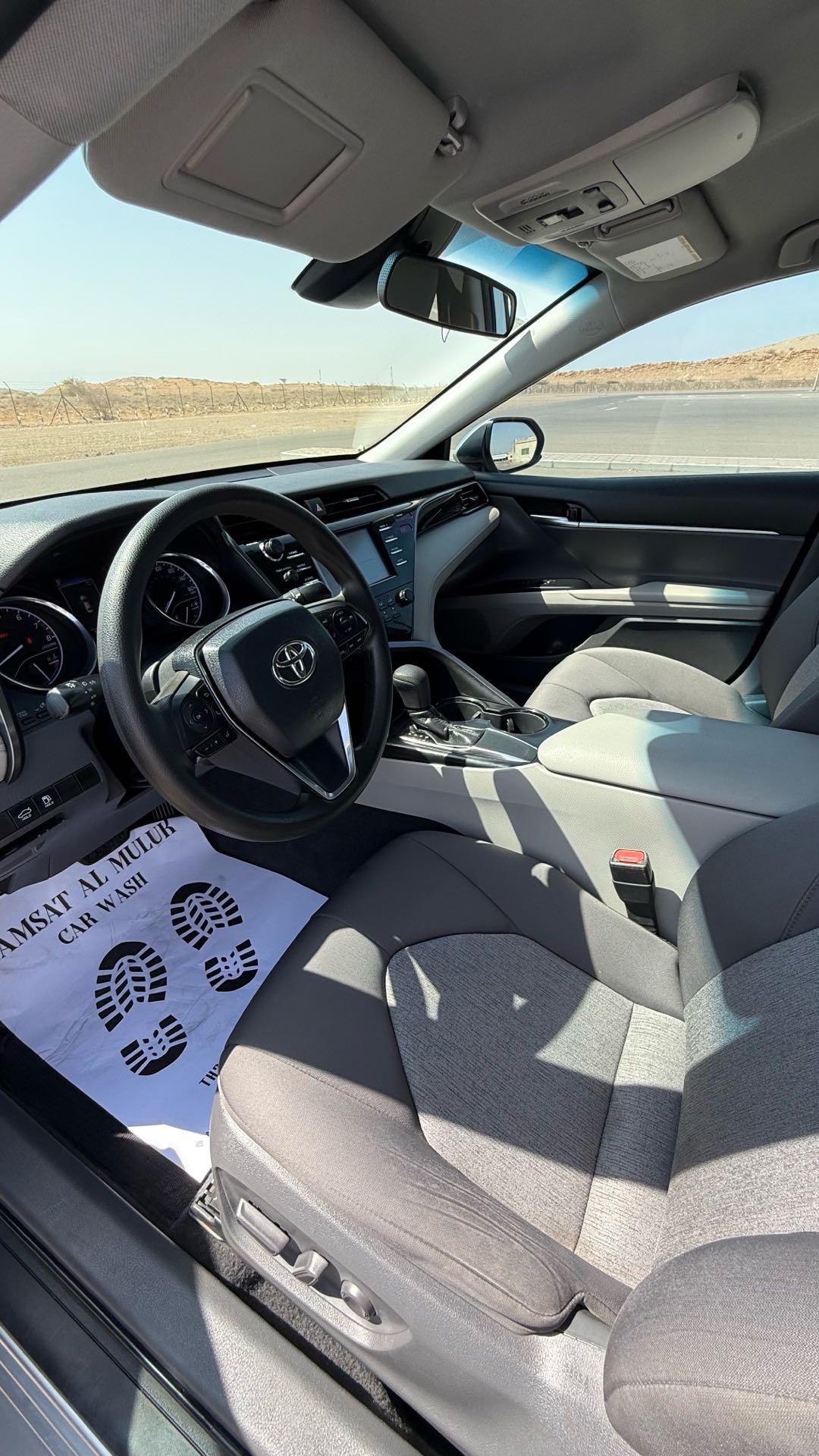 Car Image 2019 TOYOTA CAMRY LE