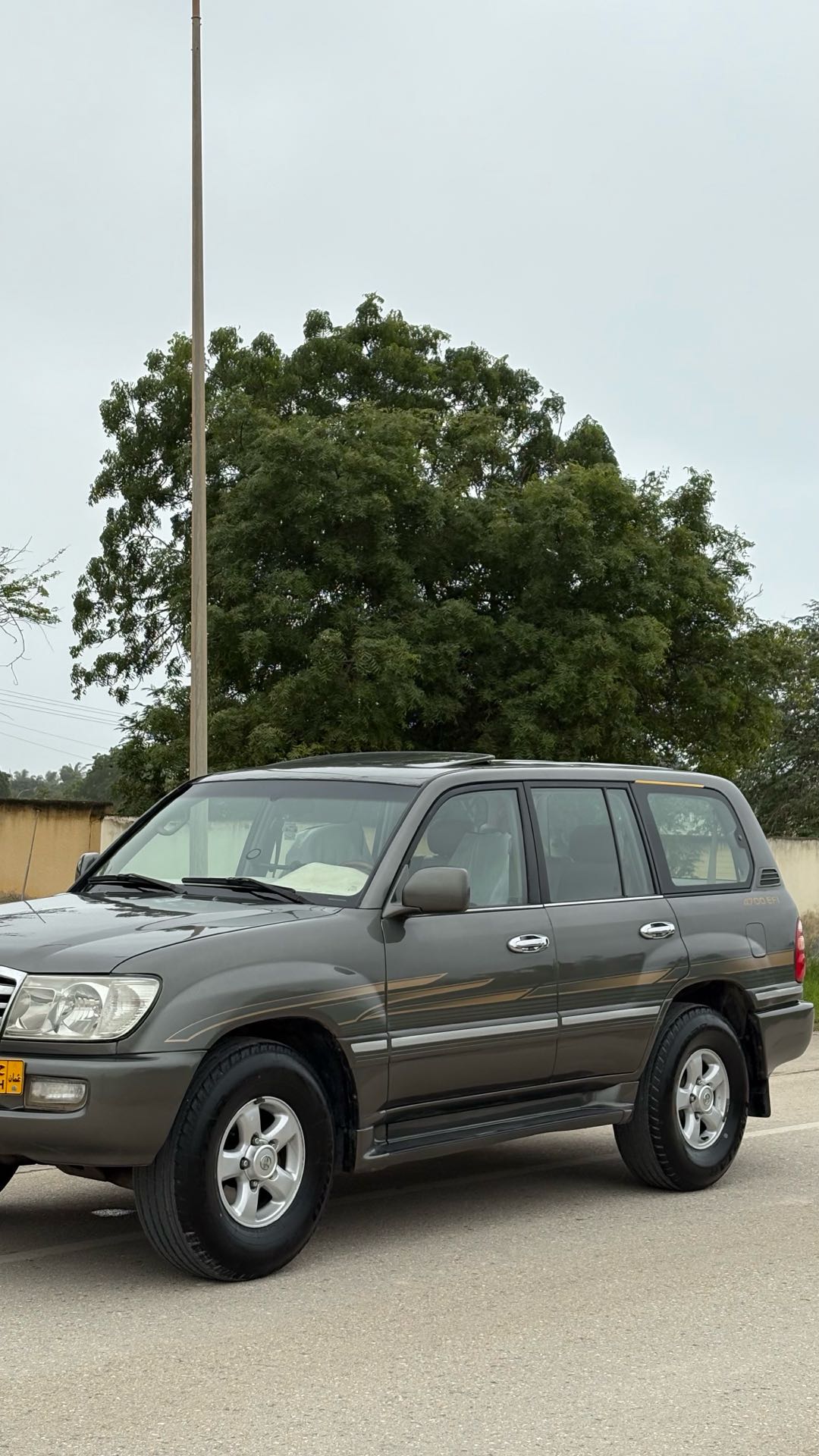 Car Image 2000 TOYOTA LAND CRUISER 