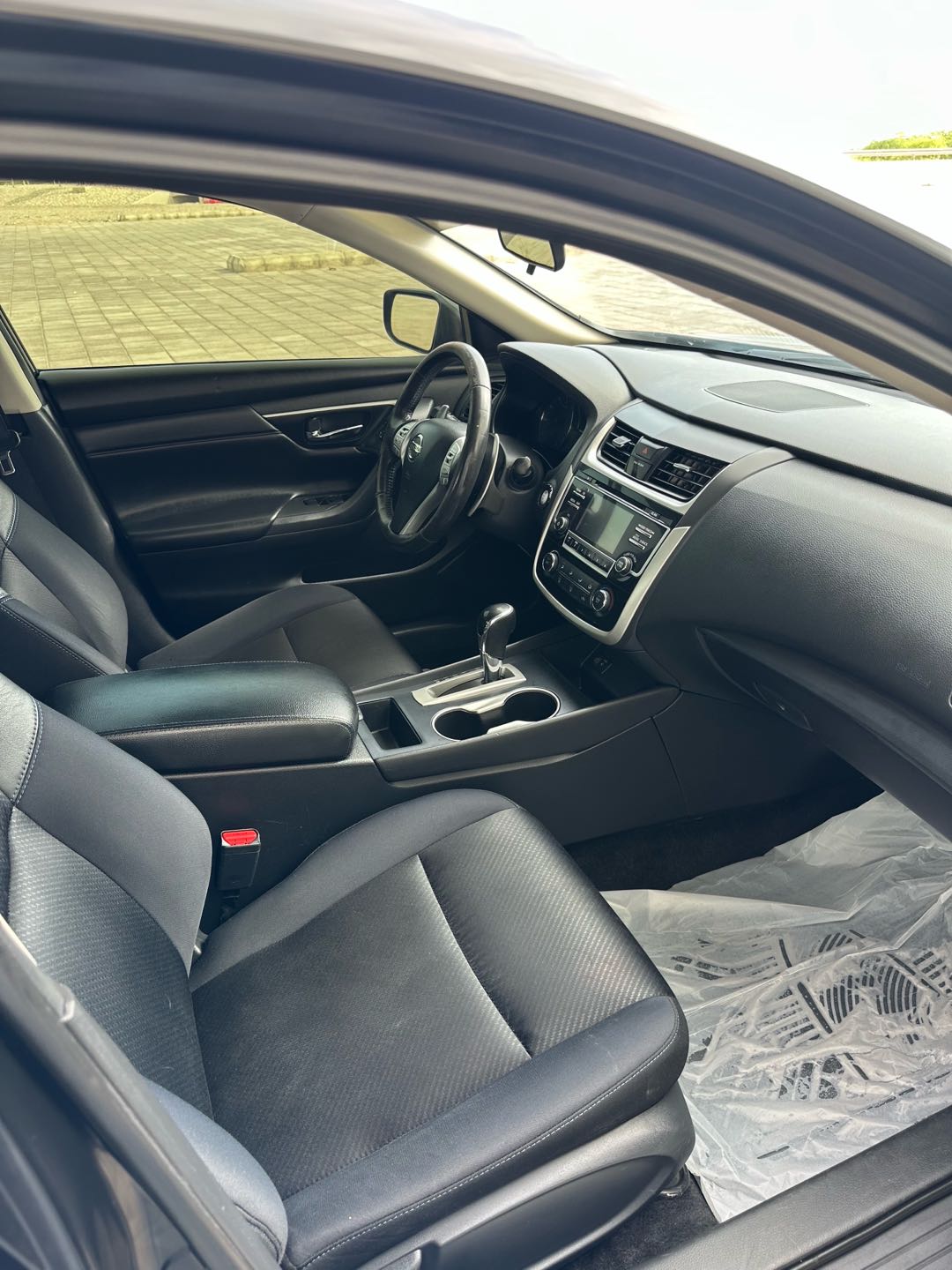 Car Image 2018 NISSAN ALTIMA SR