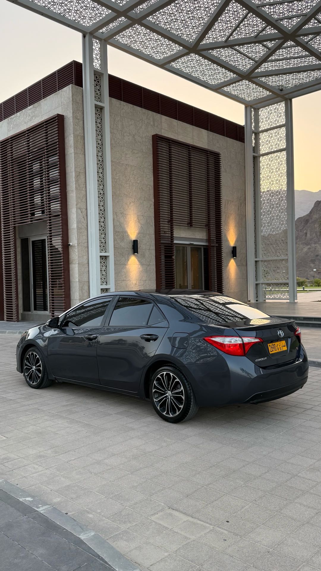 Car Image 2015 TOYOTA COROLLA S