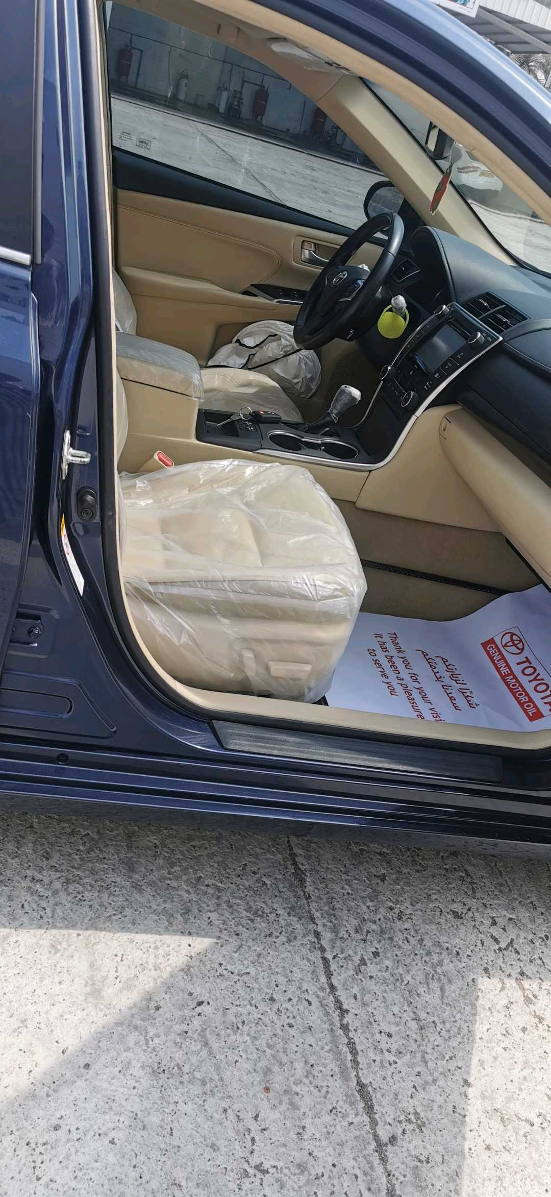 Car Image 2016 TOYOTA CAMRY XLE