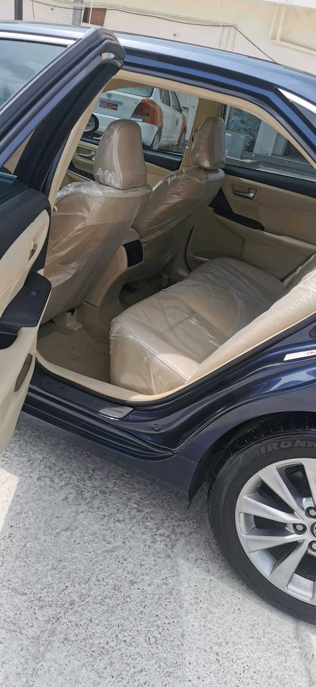 Car Image 2016 TOYOTA CAMRY XLE
