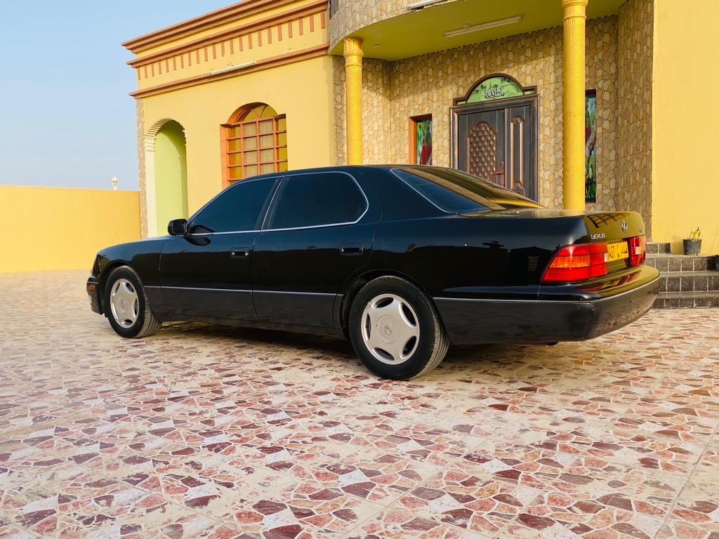 Car Image 1999 LEXUS LS 400